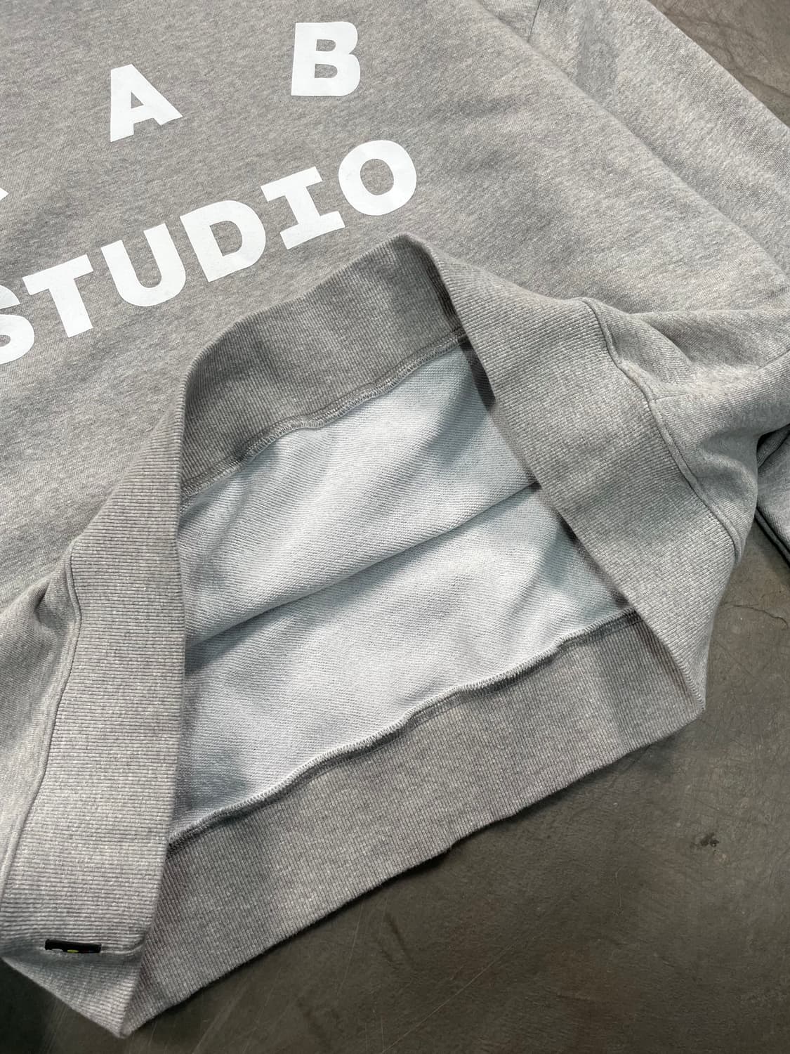 아이앱 스웻셔츠 상품이미지3