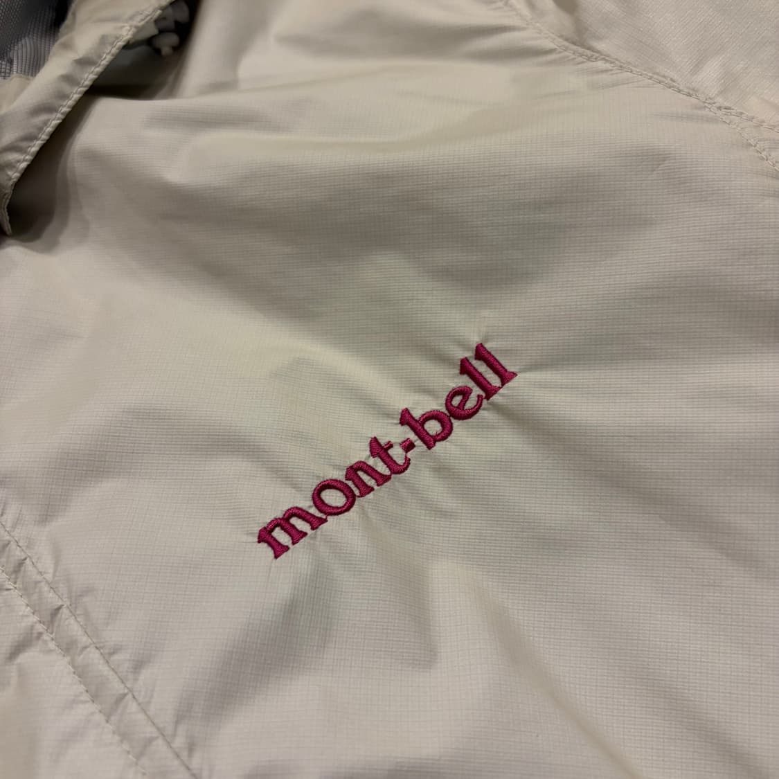 [M] 몽벨 우먼 아이보리색 후드 바람막이 자켓 C88 상품이미지4