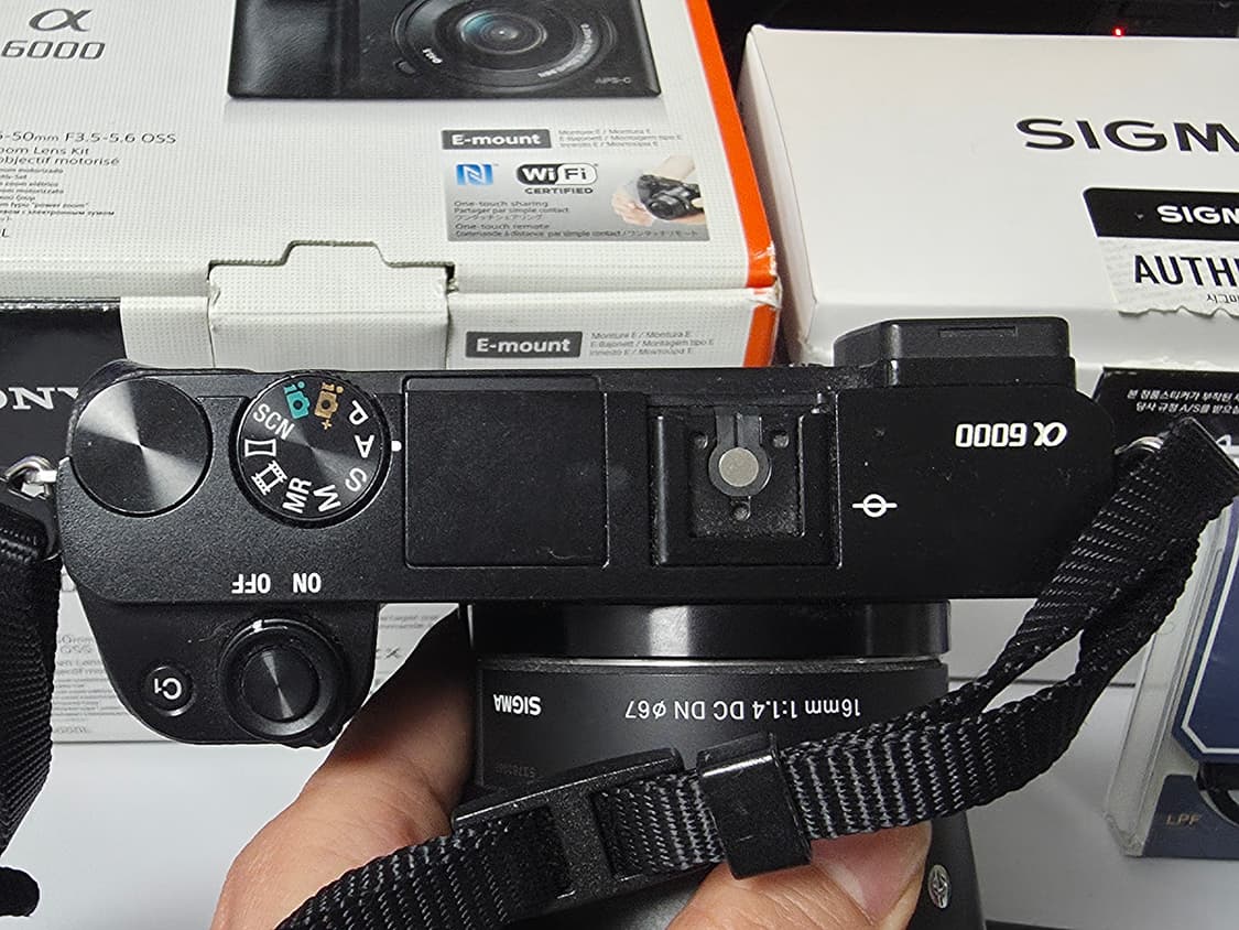 소니a6000 번들킷 + 시그마 16mm 상품이미지4