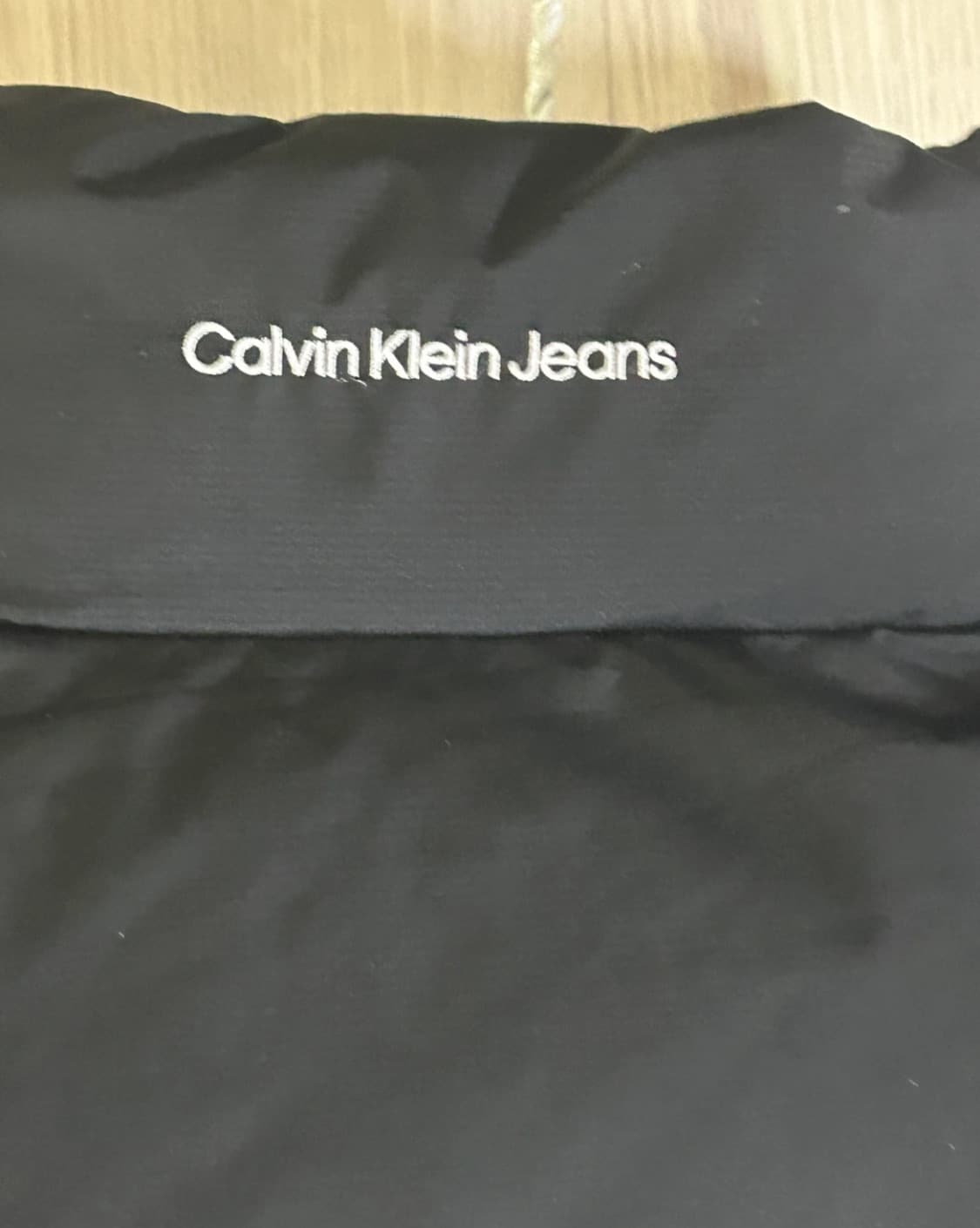 캘빈클라인 CK 블랙 패딩 S 310,000➡️80,000 상품이미지3