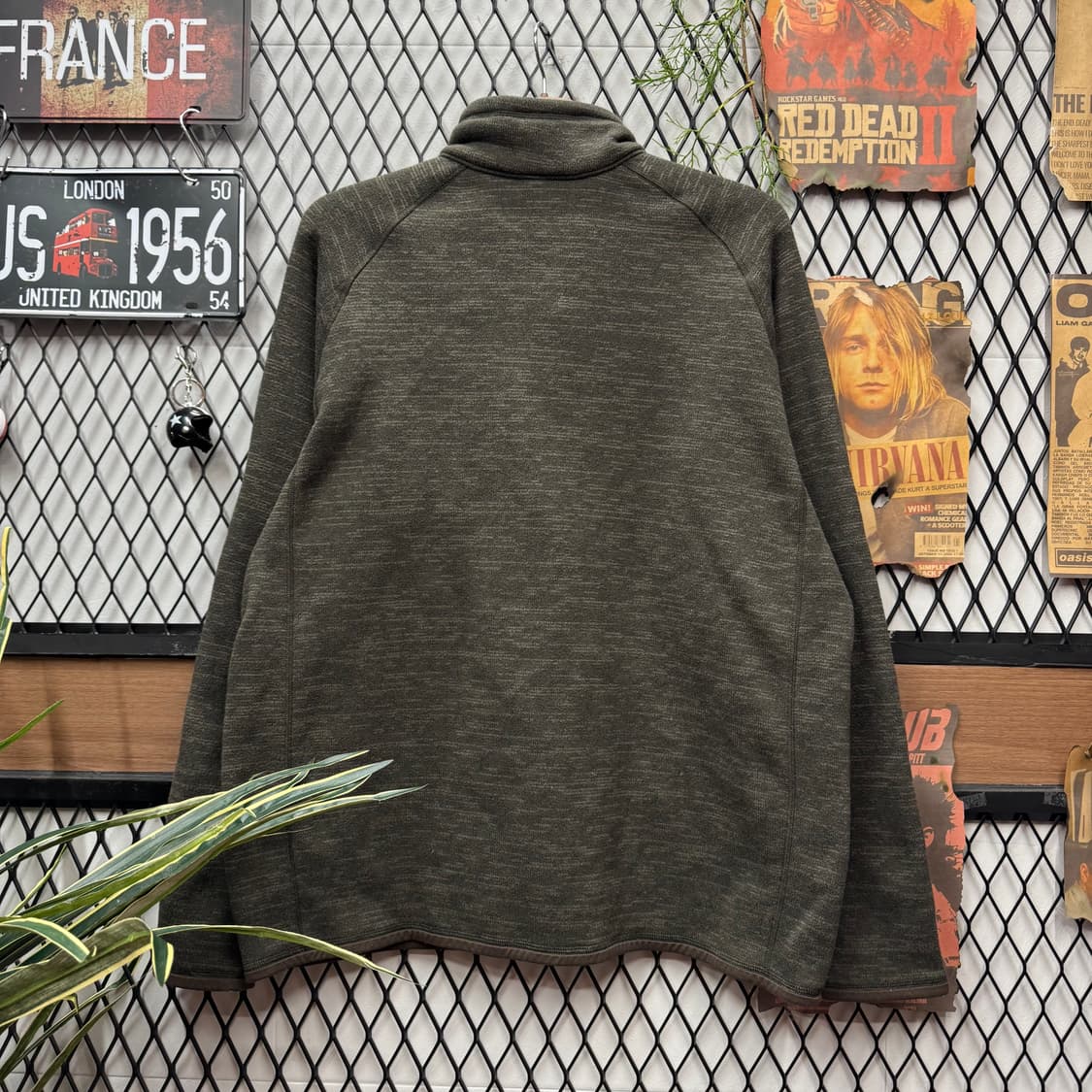 파타고니아 베터 스웨터 하프 집업 전면 집업 포켓 포인트 차콜 상품이미지2