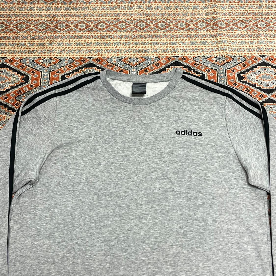 아디다스 스펠로고 그레이 맨투맨 남성2XL 상품이미지2
