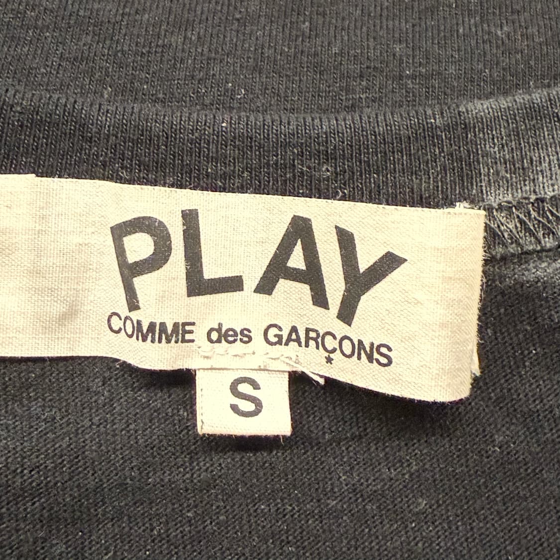 꼼데가르송 블랙 로고 반팔티셔츠 상품이미지4