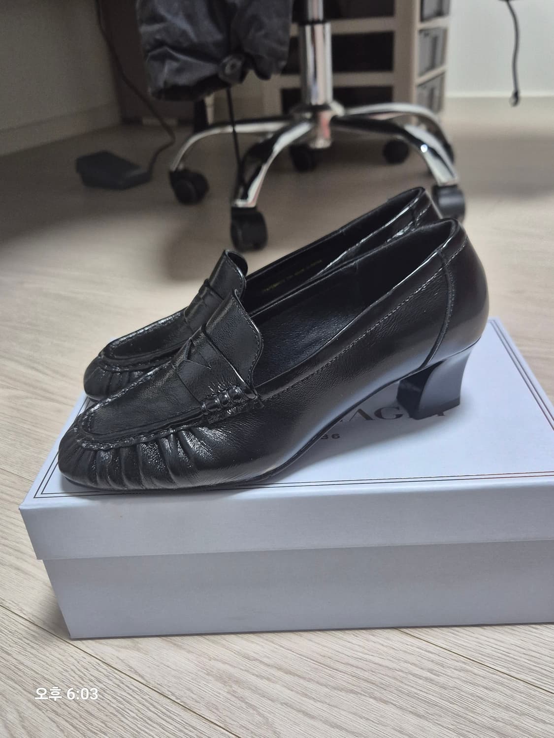 브로노말리 펌프스 상품이미지1