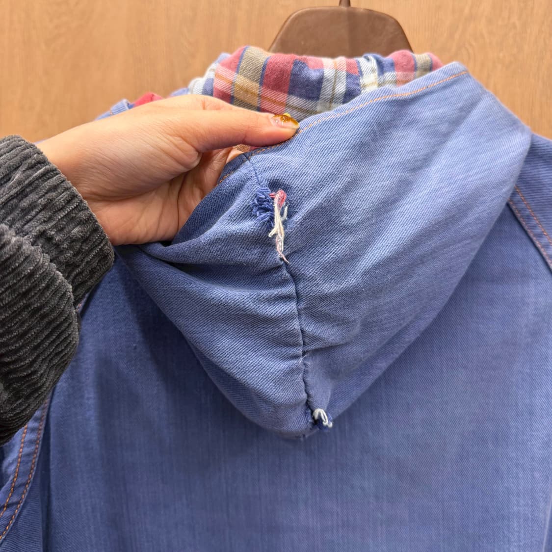 빈티지 데님 후드 자켓 체크 안감 후드 디테일 레귤러핏 라이트 블루 상품이미지7