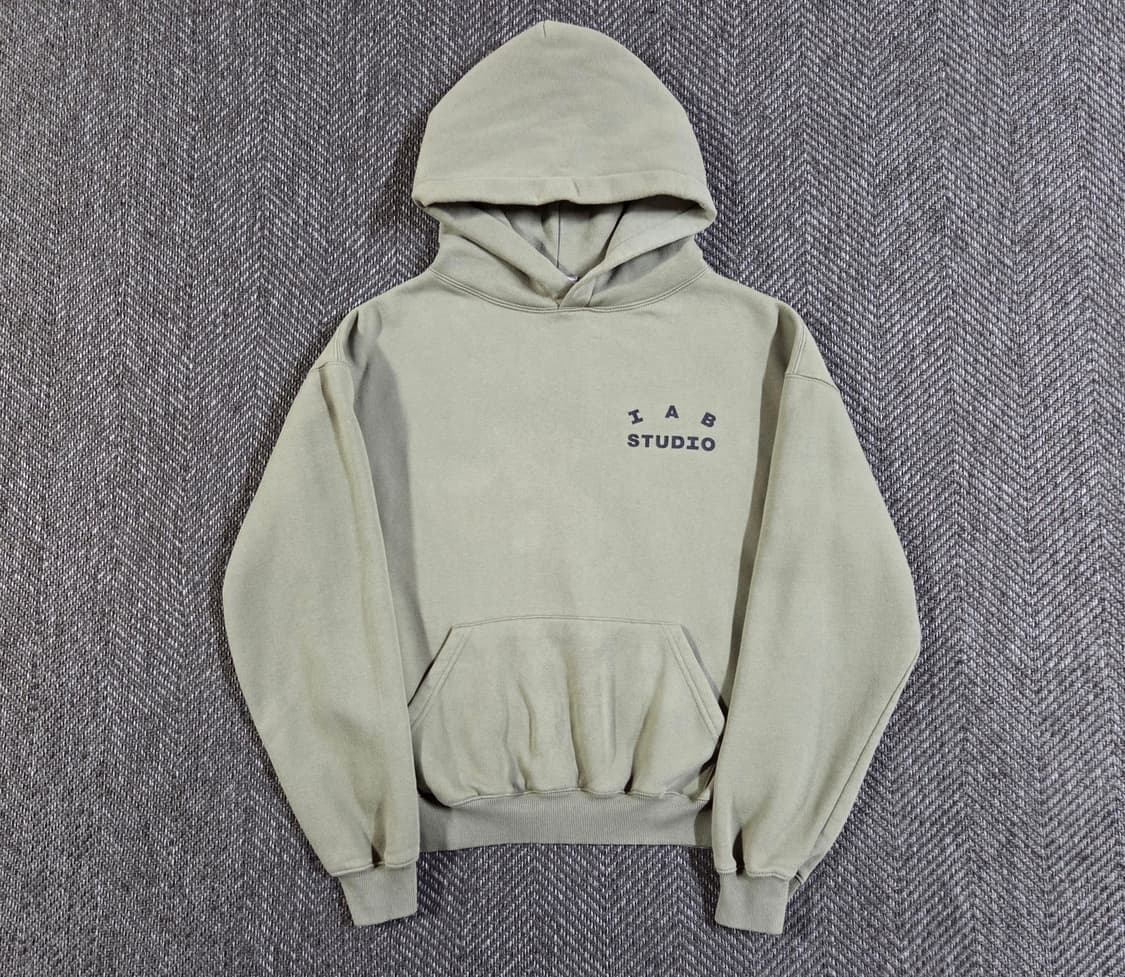 IAB studio 아이앱 스튜디오 올리브 후드티 상품이미지1