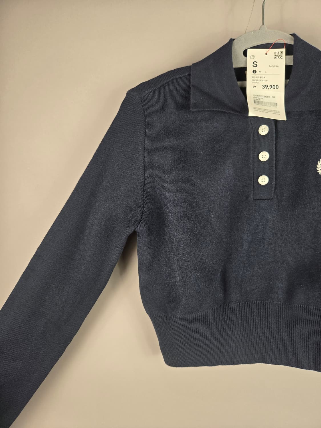 [무료배송]새상품 스파오 S 여성 자수 카라 풀오버 세미 크롭 니트 상품이미지3