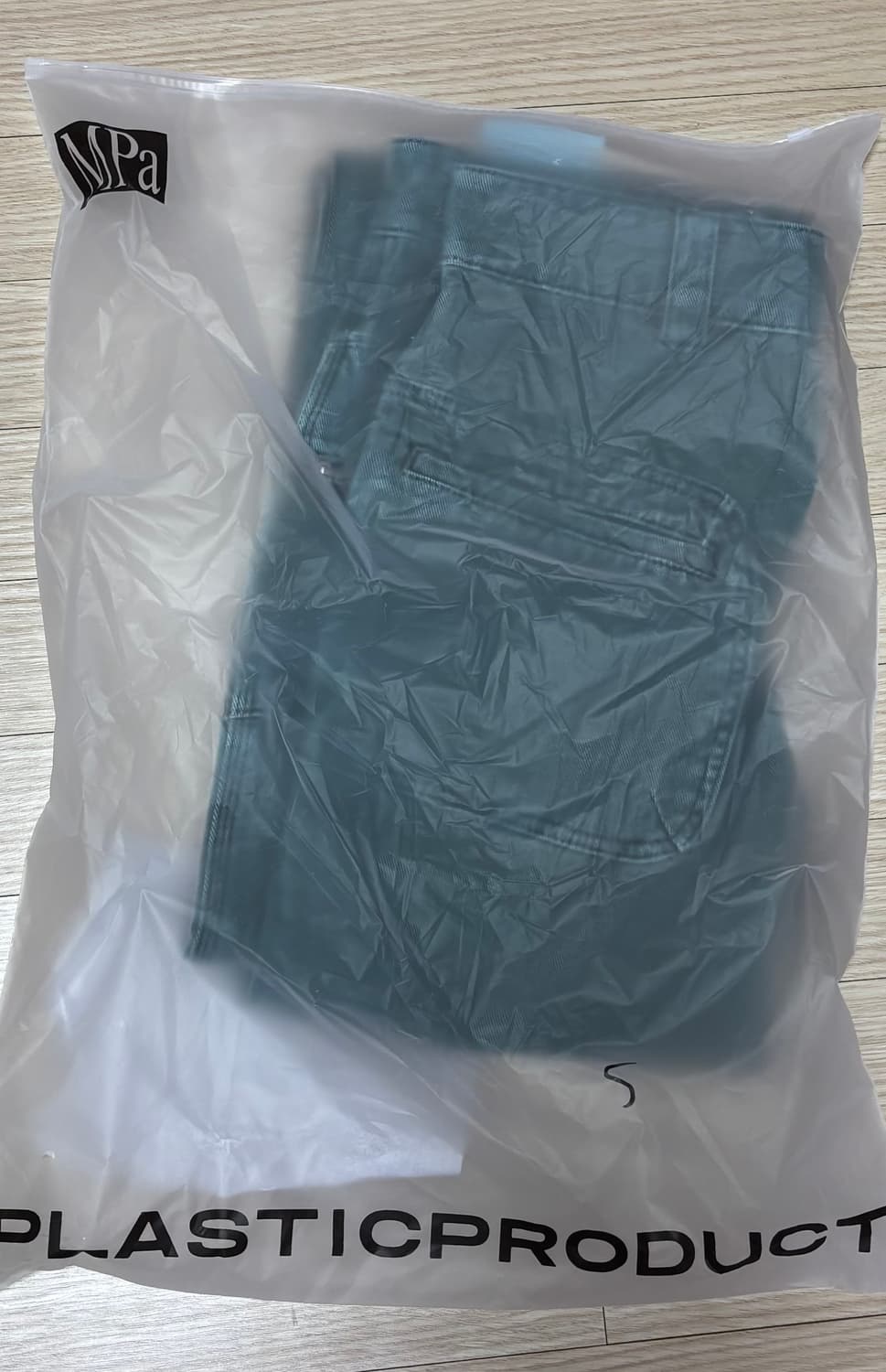 플라스틱 프로덕트 split pocket 바지 급처 상품이미지3