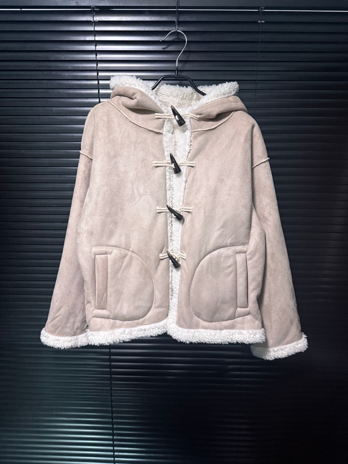 보세 양털 털 안감 베이지 후드 후디 무스탕 떡볶이 코트 여밈 아이보리  상품이미지3