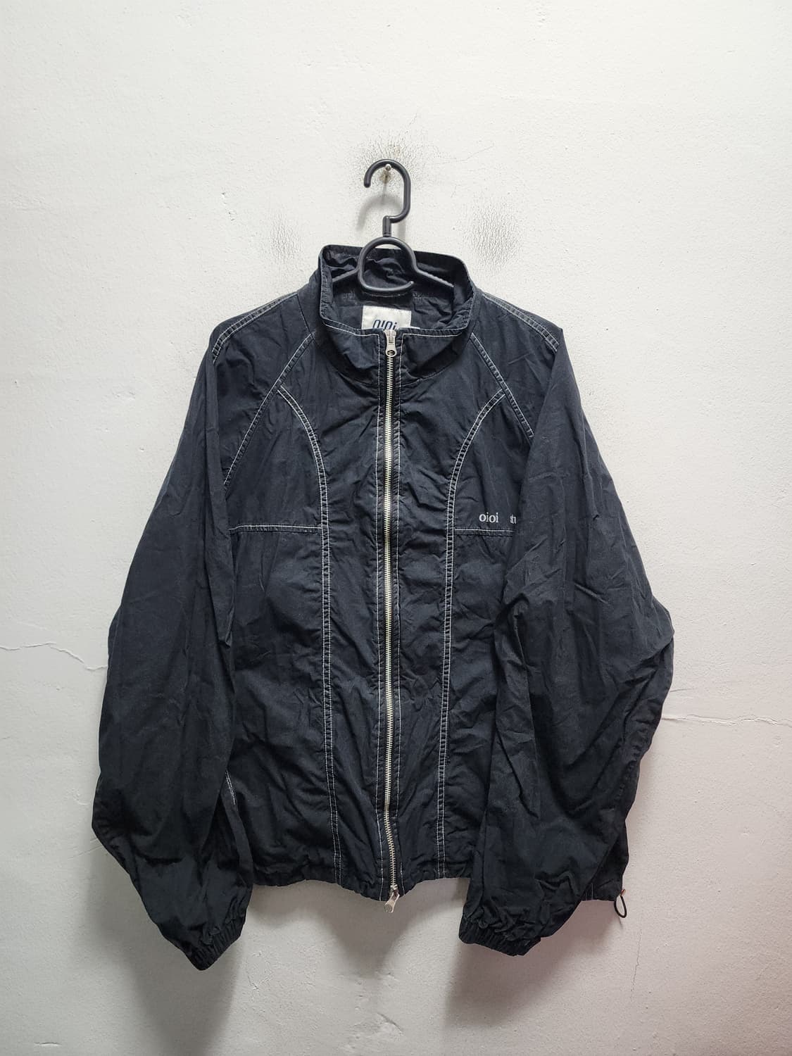 oioi 스티치 디테일 바람막이  상품이미지1