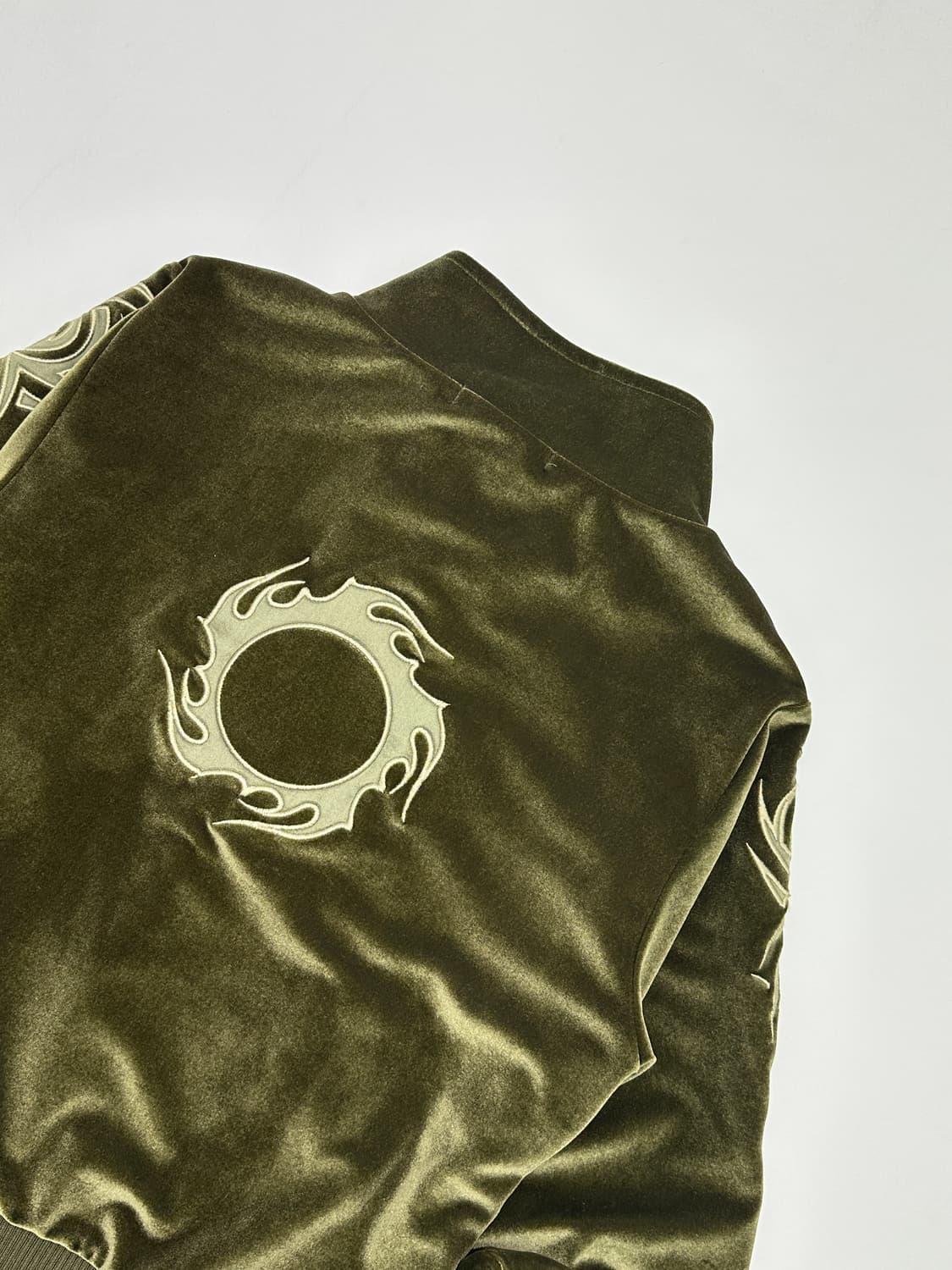 배드블러드 벨벳 져지 집업 상품이미지5