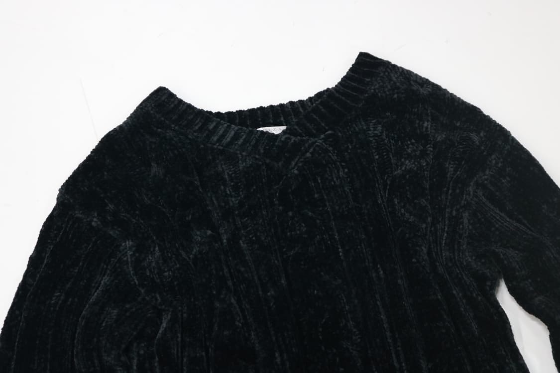 블랙 벨벳 셔닐 꽈배기 브이넥 니트 상품이미지4