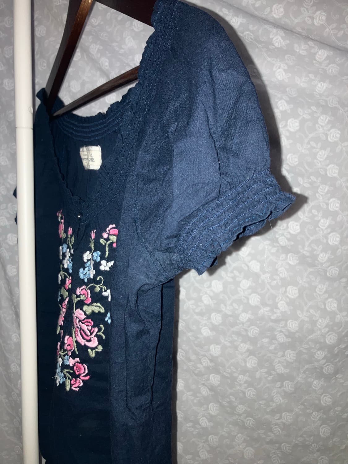 💌 Abercrombie navy flower blouse. 상품이미지2