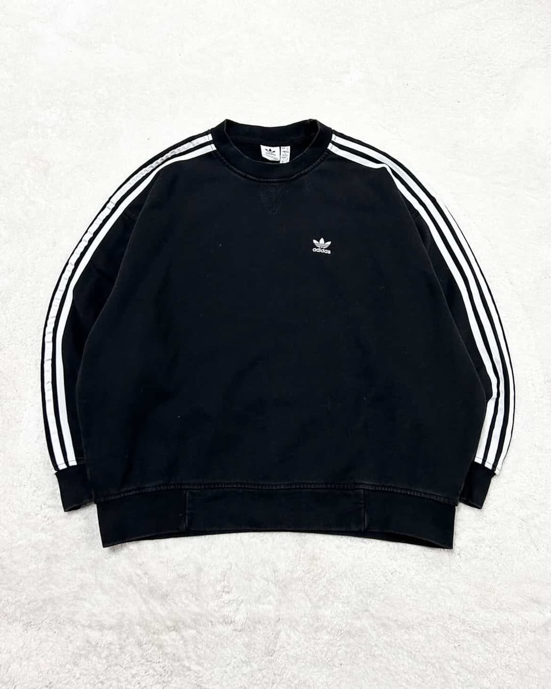 아디다스 자수로고 삼선 블랙 맨투맨 상품이미지5