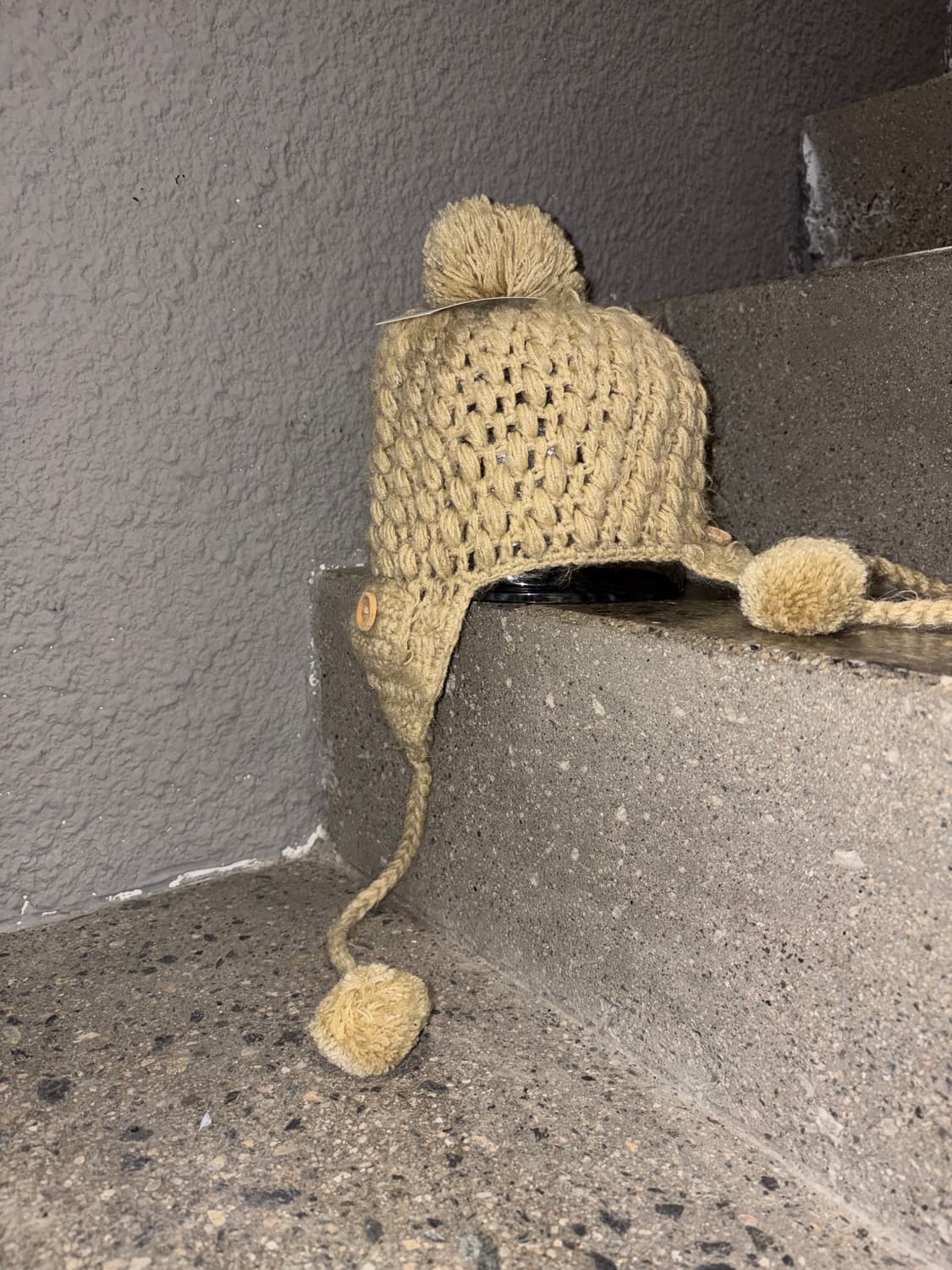 빈티지 단추 폼폼 이어플랩 상품이미지4