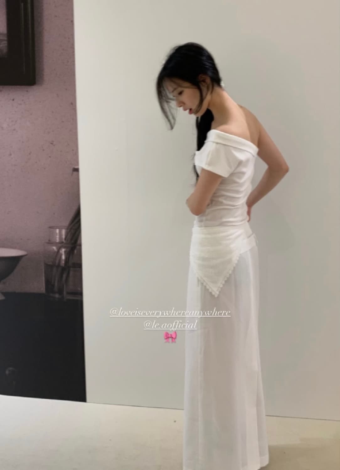 [한정새상품]르에 lea 팝업 한정 하프 오프숄더 티셔츠 상품이미지2
