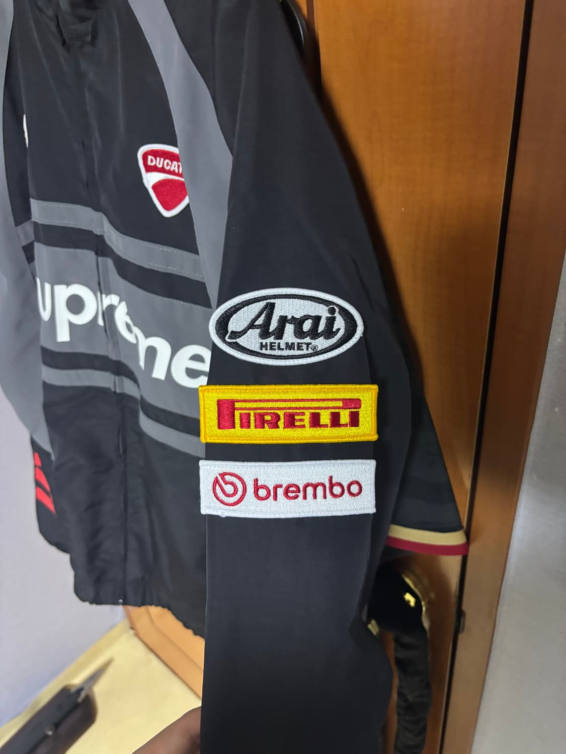 [M] 슈프림 두카티 트랙 자켓 판매합니다 상품이미지2