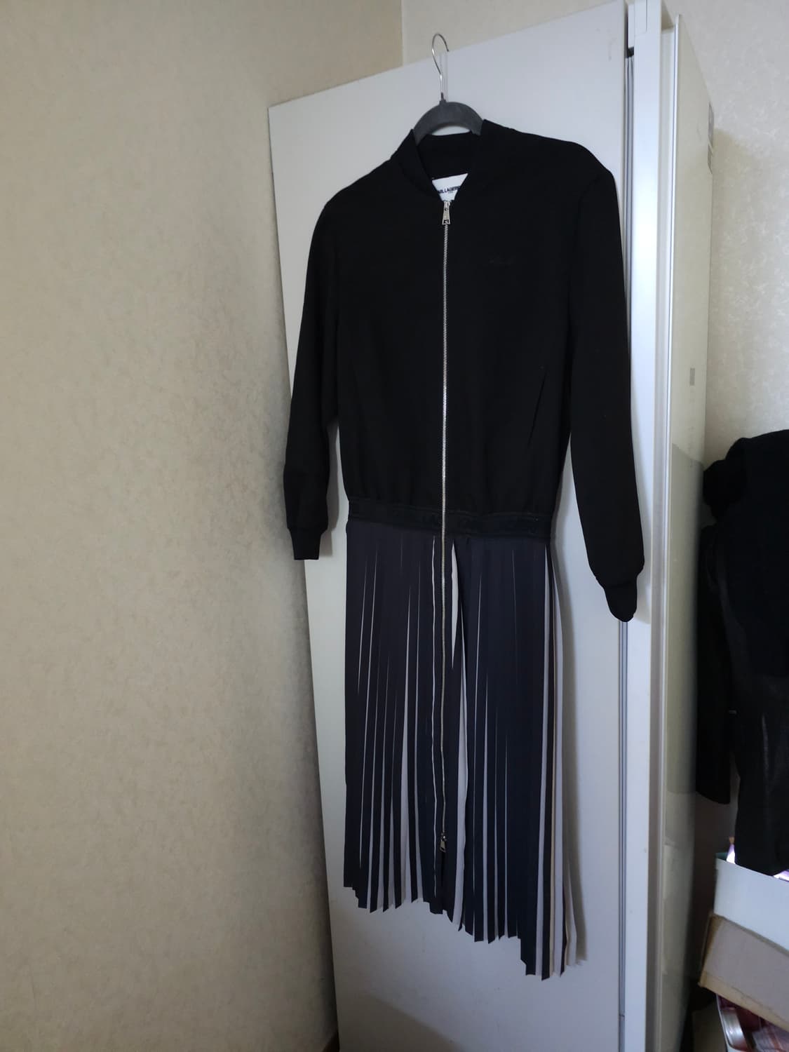 칼 라거펠트 점퍼 플리츠 원피스 상품이미지1