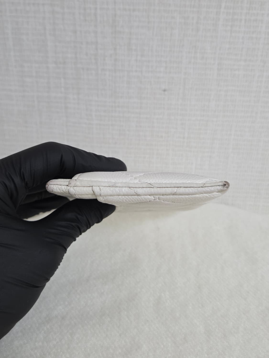 샤넬 클래식 캐비어 카드지갑 화이트 금장 상품이미지8