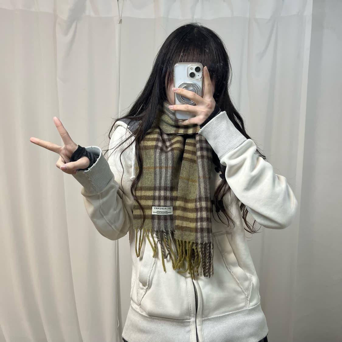 Burberry Khaki Cashmere Muffler 상품이미지2