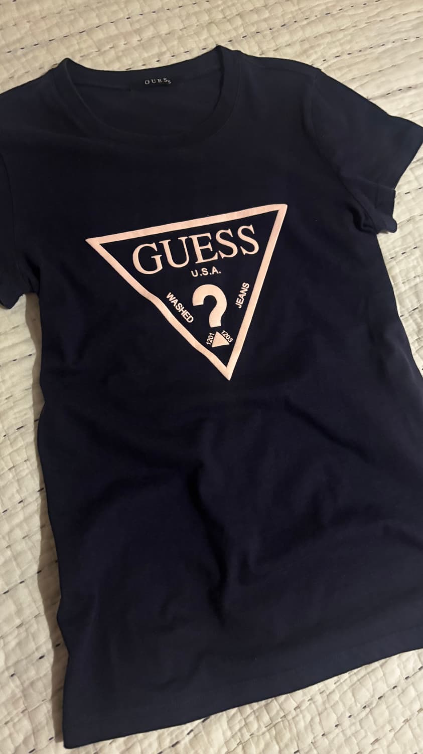 대대장 희귀매물 딸기우유 게스 네이비 핑크 딱붙핏 반팔 판매 솜빈티지 상품이미지1