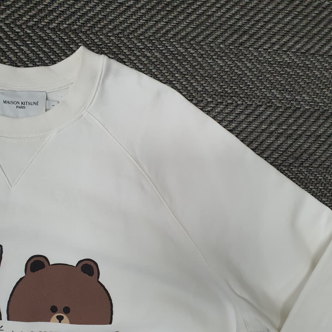 메종키츠네&라인프렌즈 맨투맨 남자105 상품이미지3