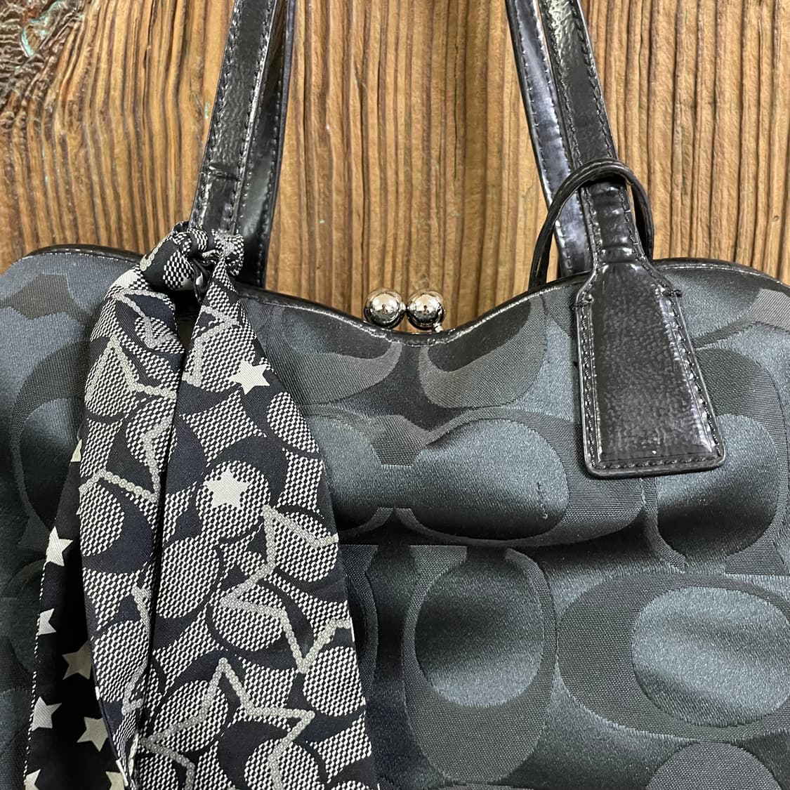 COACH 시그니처 스카프 토트백 상품이미지5