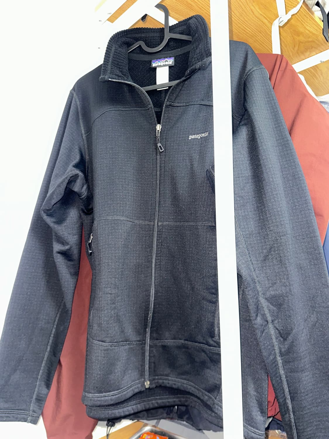 파타고니아 R1 자켓 블랙  상품이미지1