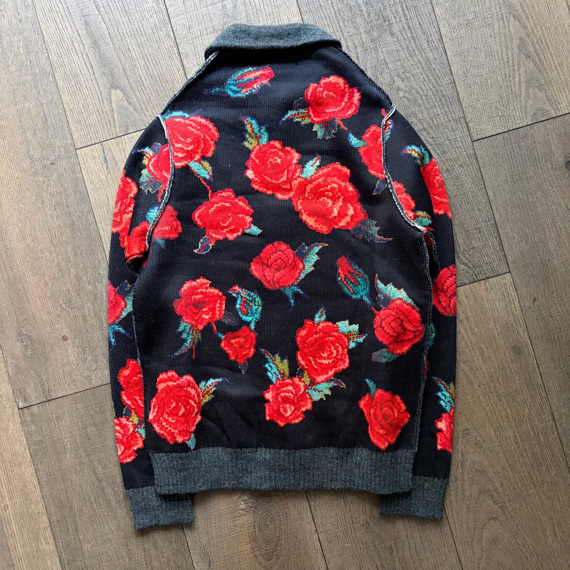 Rose Pattern Neck Transformed Cardigan 상품이미지8