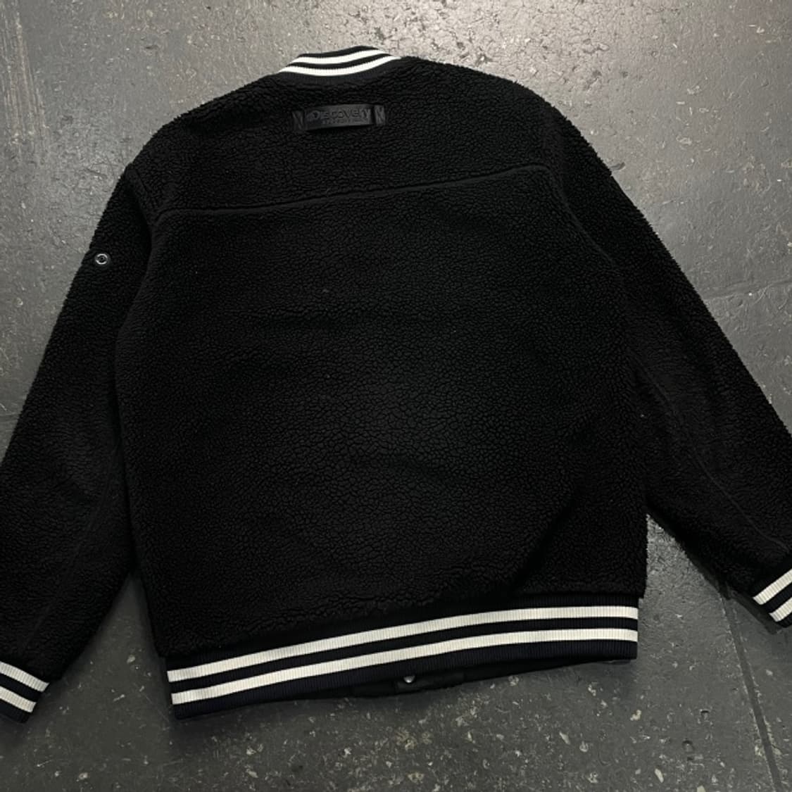 100 디스커버리 뽀글이 바시티 자켓  상품이미지6