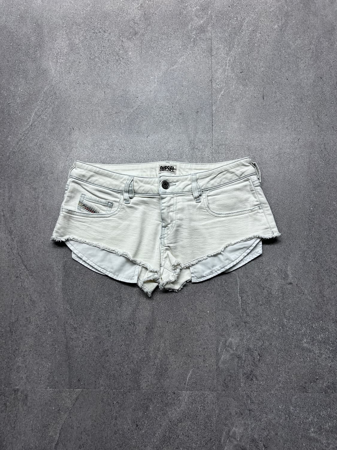 디젤 포켓 레이어드 화이트 쇼츠 상품이미지3