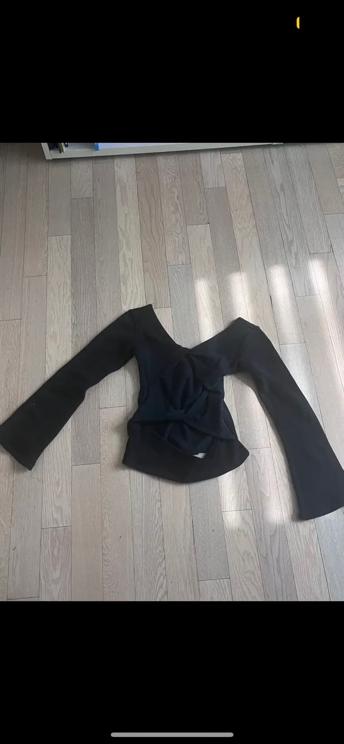 파우닝 mars마즈 오네갸루 컷아웃 롱슬리브 상품이미지2