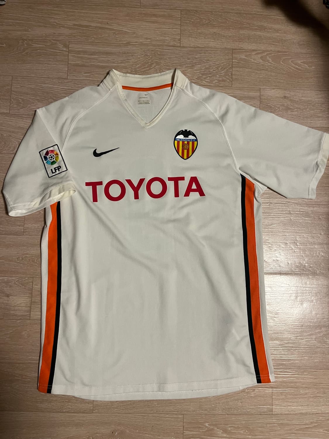 발렌시아cf 축구유니폼 모리엔테스 상품이미지1