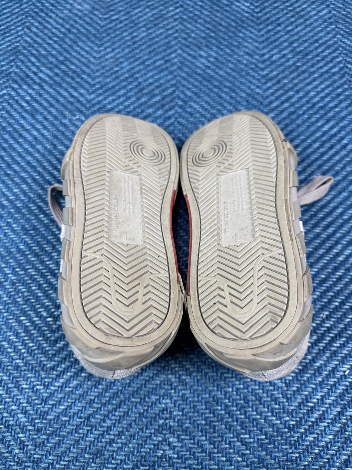 오프화이트 그레이 스웨이드 로우 스니커즈 (36 / 230mm) 상품이미지6