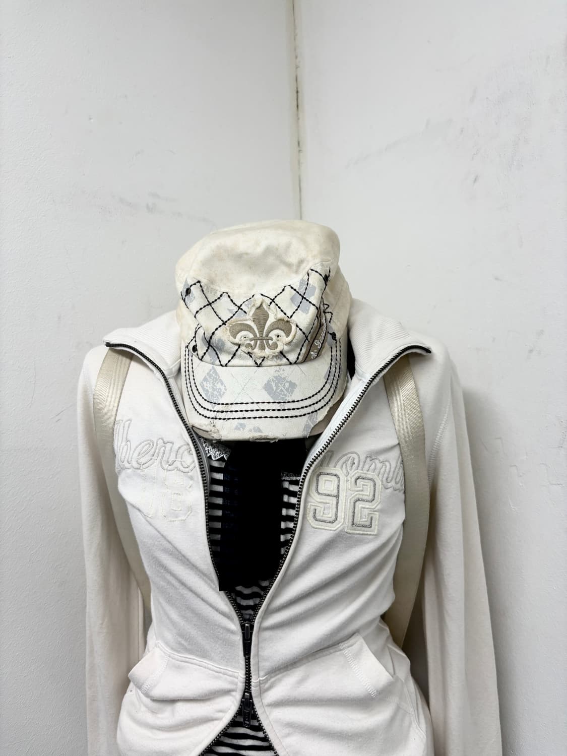 “Vintage” White Cross Patch Cap 상품이미지8
