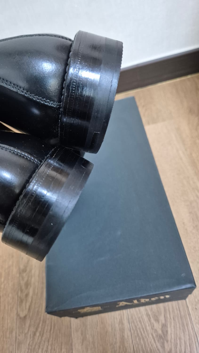 알든 블랙 코도반 점퍼부츠
US 7D(250mm) 상품이미지4