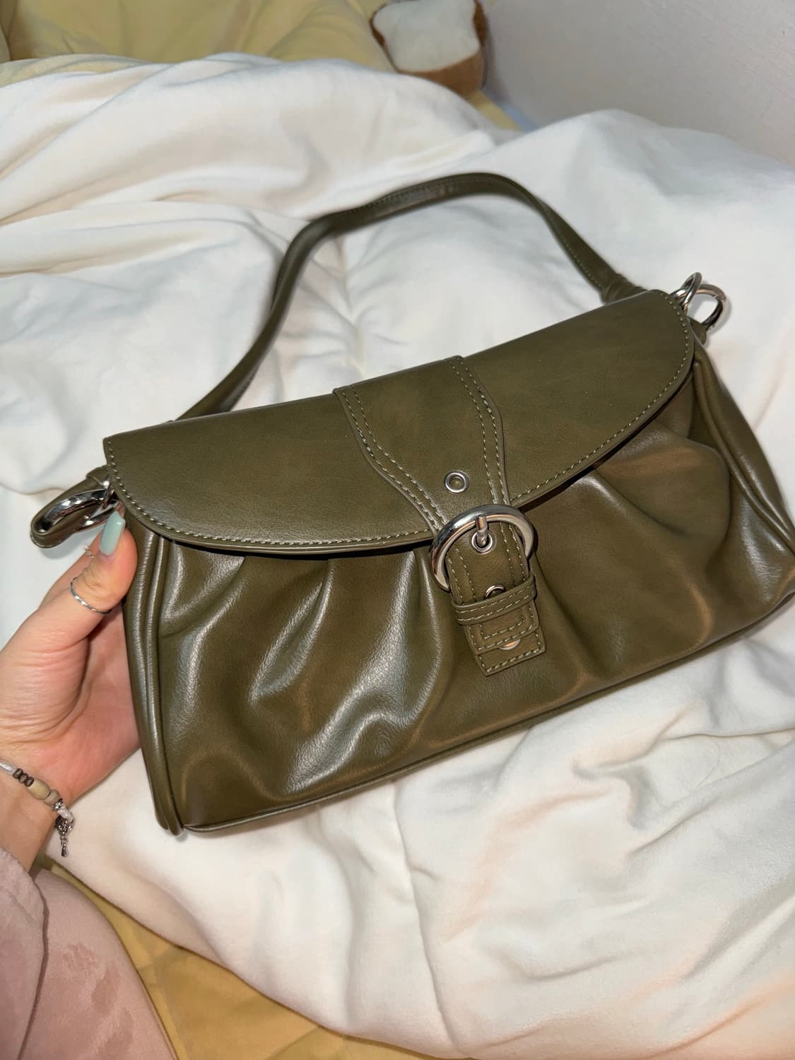 카키 숄더백 상품이미지2