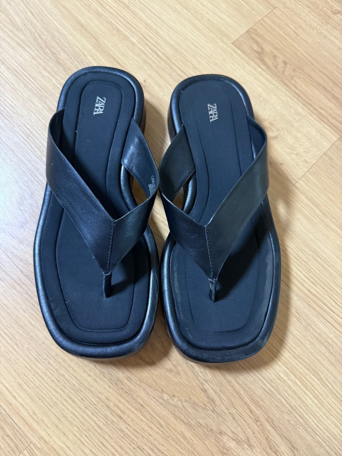 더로우 스타일 자라 샌들 39 블랙 상품이미지1
