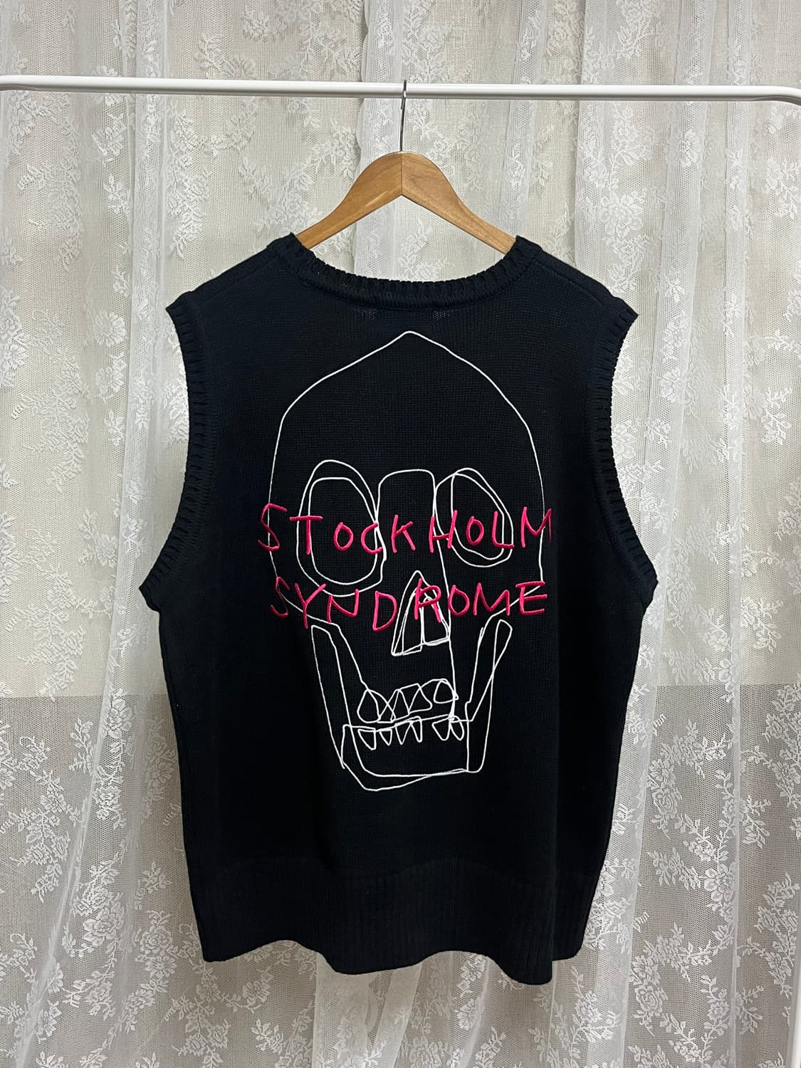 F) 스톡홀름신드롬 니트 베스트 블랙 상품이미지2