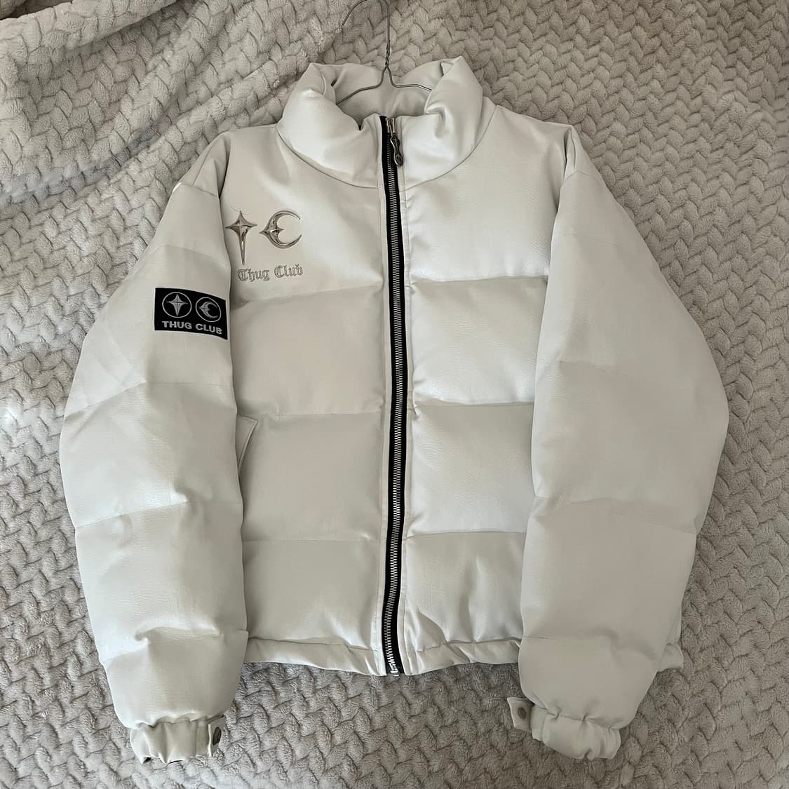 초판 [1] 떠그클럽 패딩 레더 퍼퍼 자켓 화이트 상품이미지2