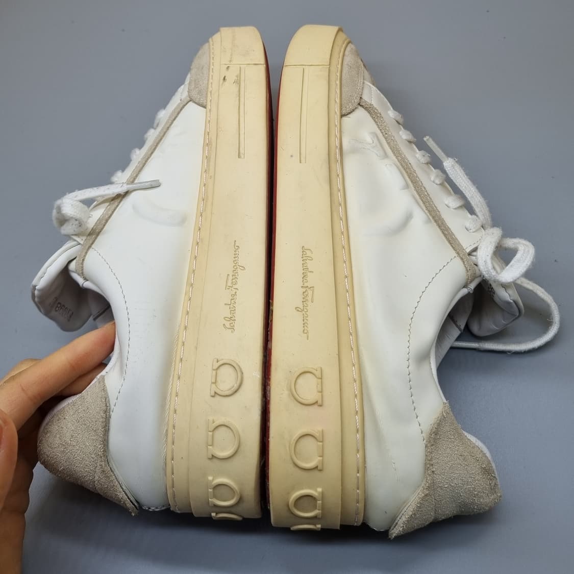 페라가모 간치니 스니커즈 255 상품이미지5