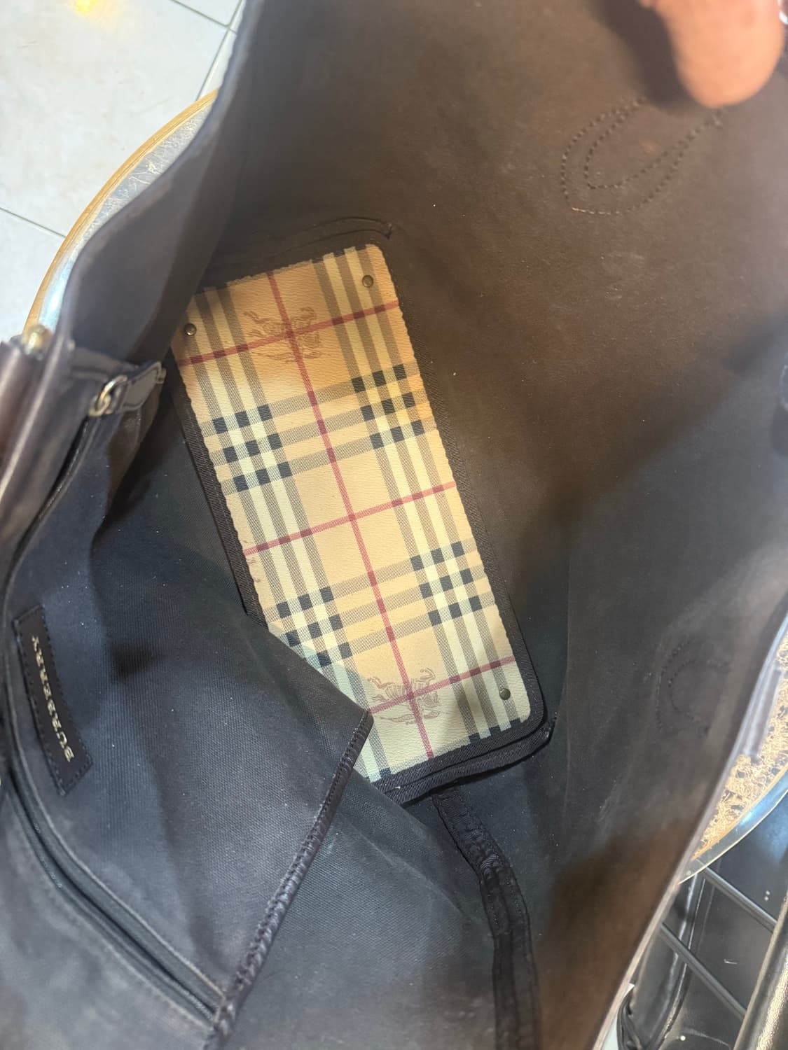 정품 버버리 노바체크 쇼퍼백 팝니다 상품이미지6