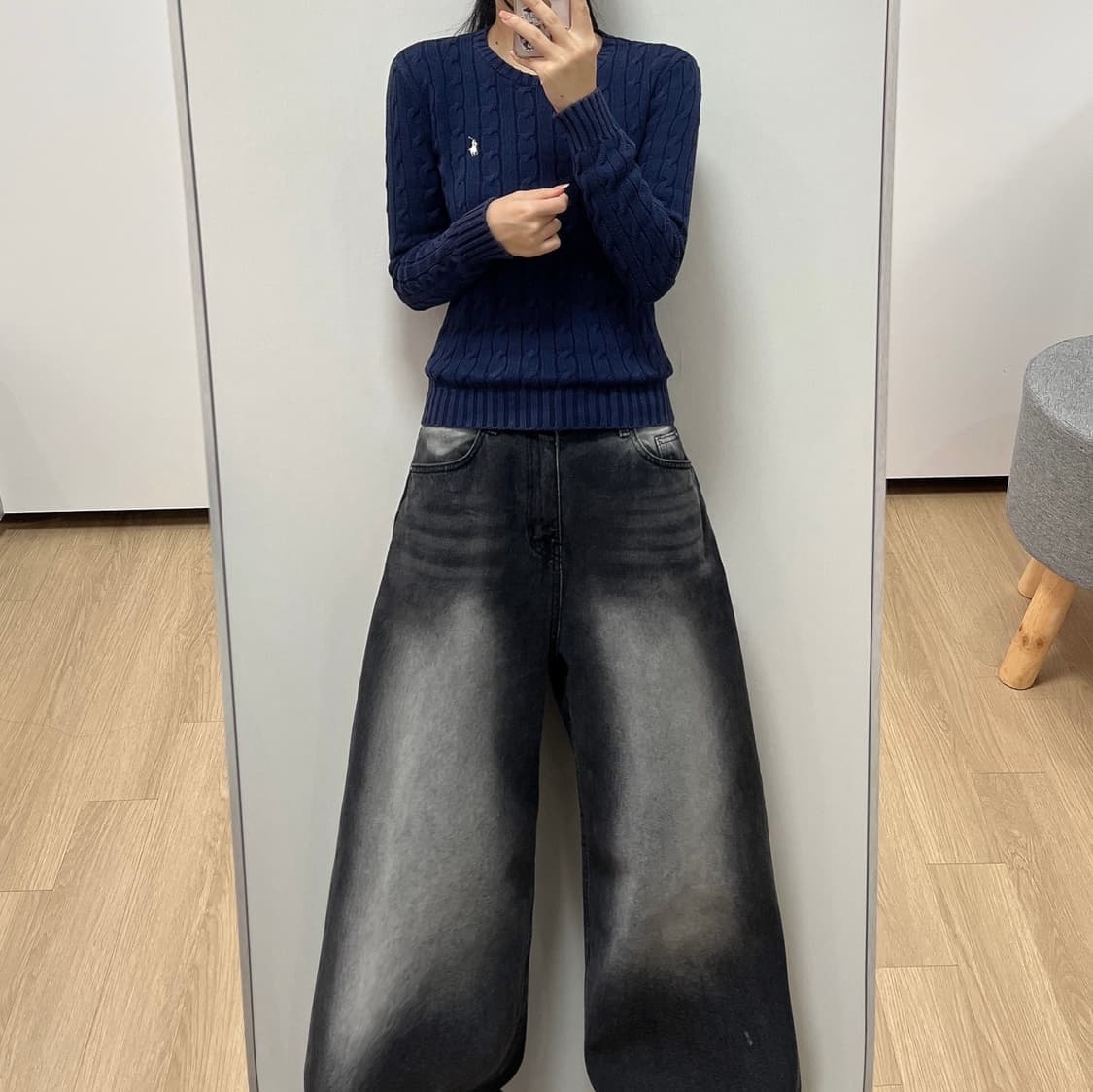 폴로 랄프로렌 딱붙핏 화이트 포니 네이비 꽈배기 니트 상품이미지1