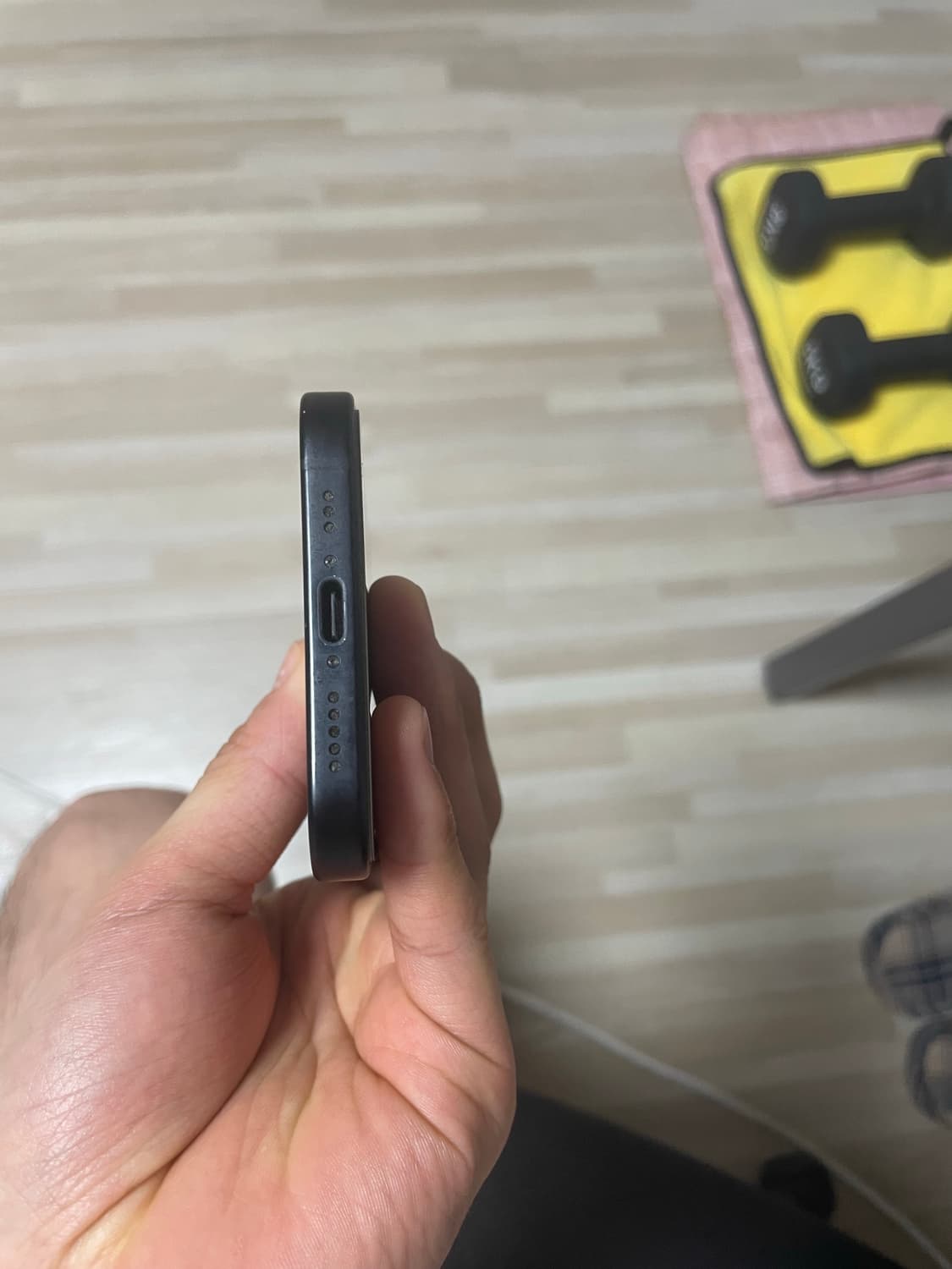 아이폰 15 블랙 128g 상품이미지4