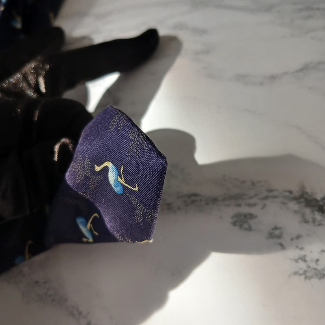 헌팅월드 실크 네이비 타조 패턴 넥타이 10cm A등급 E911
 상품이미지10