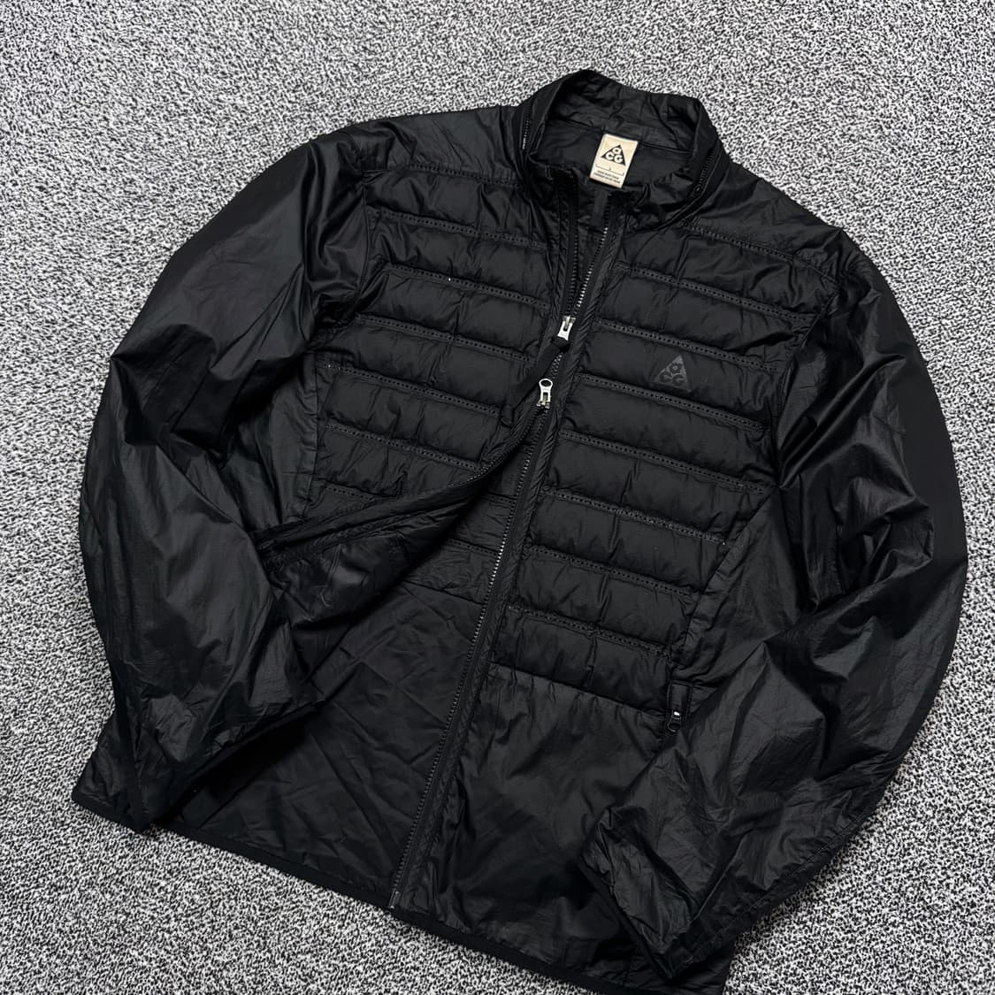 Name : 나이키acg 시그니처로고 블랙컬러 경량패딩 :) 상품이미지2