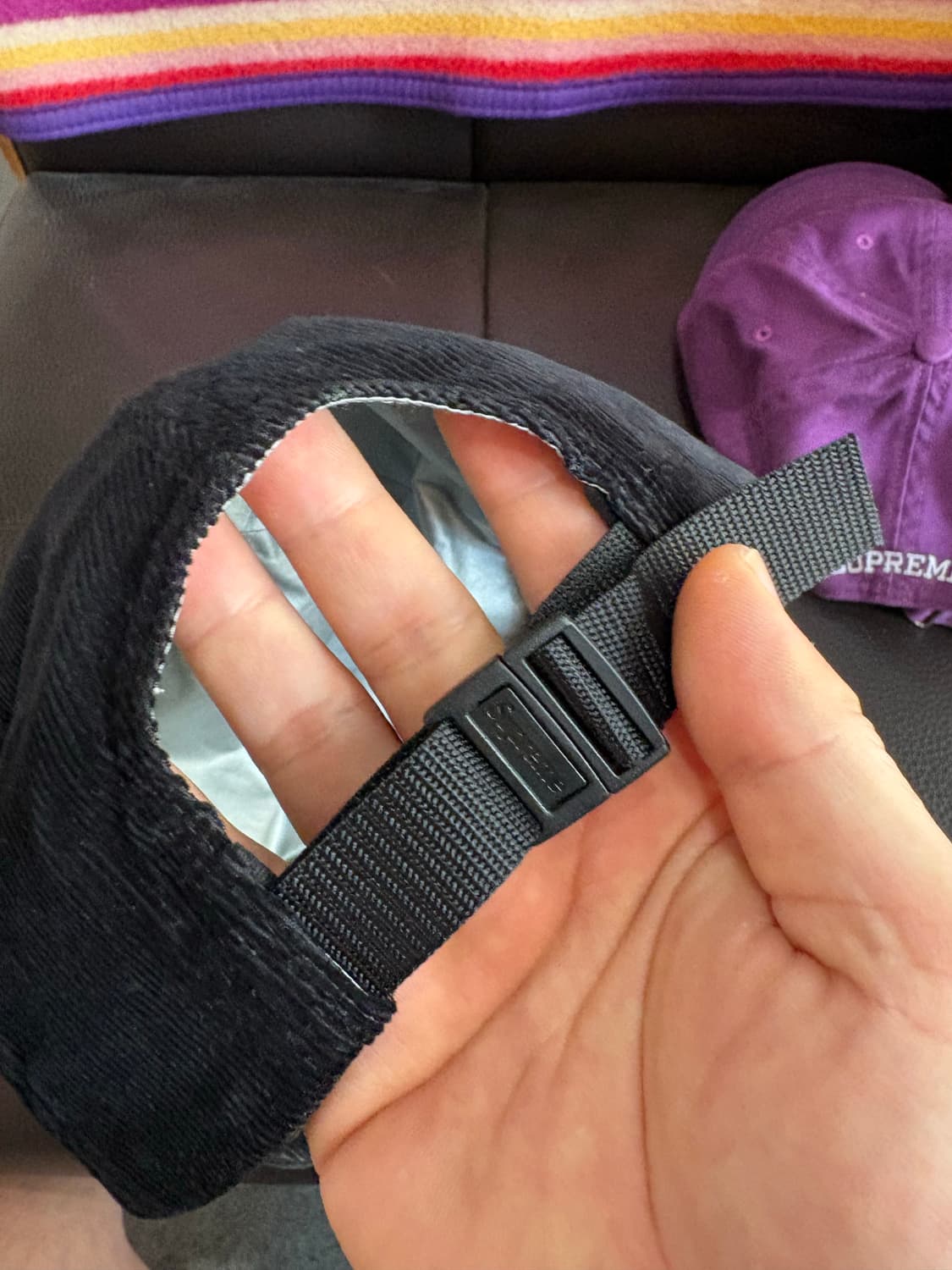 슈프림 고어텍스 코듀로이 클래식 로고 6-패널 캡 블랙 - 21FW 상품이미지5