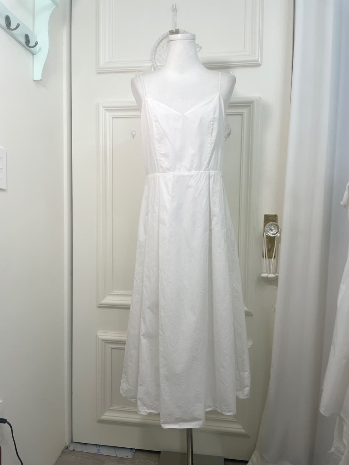 white pleats back shirring flare long op 상품이미지1