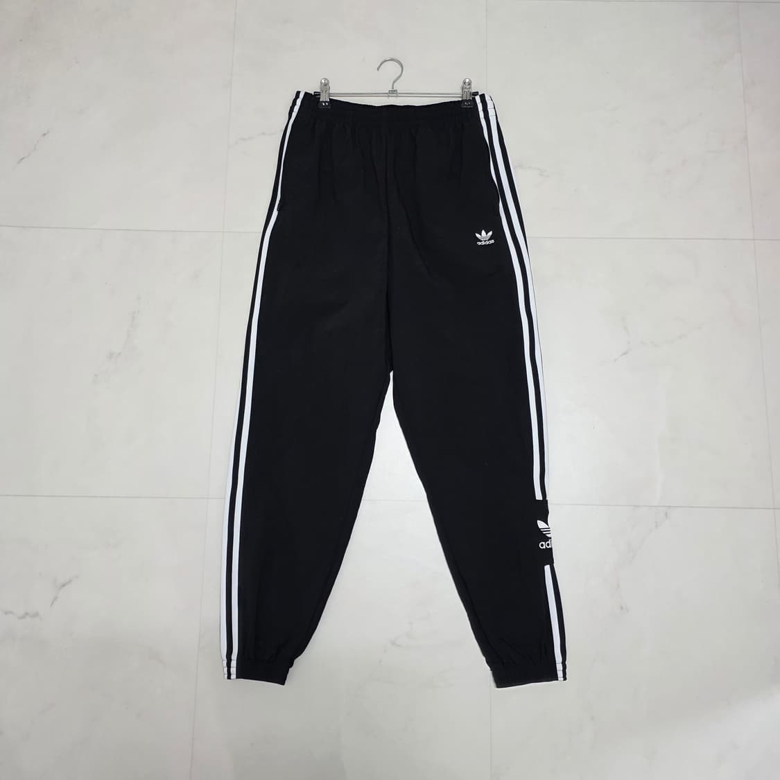 M 아디다스 락업 트랙팬츠 조거팬츠 검흰 상품이미지2