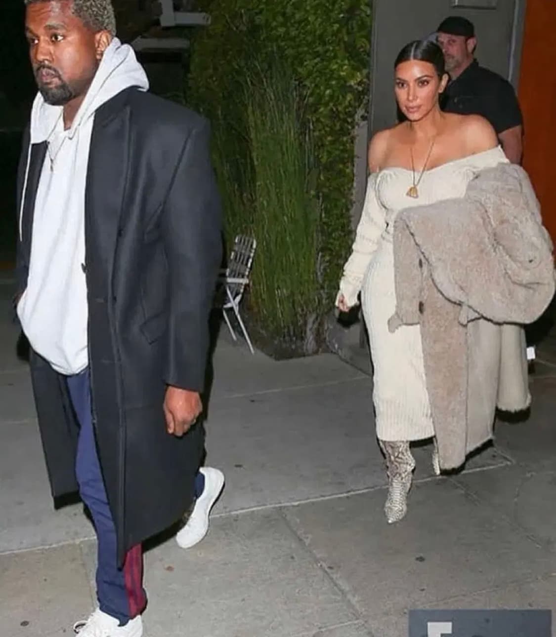 17fw vetements neck logo coat 상품이미지1